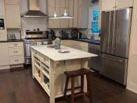 Tree-Lined Durham Escape w Chefs Kitchen - B&B Durham
