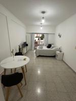 Amplio monoambiente en 7 y 34 - Ferienwohnung La Plata