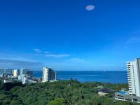Modern & Cosy Apartment 5 Min Walk to the Beach - B&B