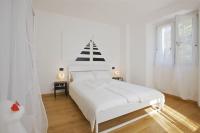 Apartment mit Balkon