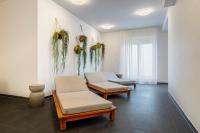 Apartment B14 mit Südbalkon & Nutzung der Wellness- & Aktivbereiche im "Pine Hill Resort" - Chambres d'hôtes Zirchow