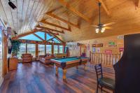 Royal Vista Lodge by Eden Crest - B&B Sevierville