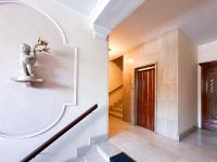 Vista Ghirlandina - Attico sul tetto del centro al settimo piano - B&B Modena