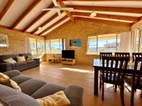 Cliffs Unit 1 - KalbarriWA - B&B