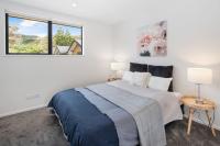 Tranquil Stay at Rainey Grove - B&B Lower Hutt