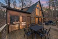 Hot Tub Fireplace Fire Pit Game Room & More - B&B Morton Grove