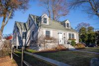 Renovated Cape Near Beach with Fire Pit - B&B Fairfield