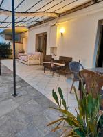 AlisHome, Elegante trilocale con vista mare e giardino - B&B