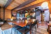 The Haus of Pine A Vintage Tahoe Cabin - B&B
