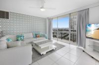 Chic Coastal Retreat with Resort-Style Amenities - Chambres d’hôtes Gold Coast