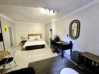 Deluxe King Suite