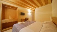 Quadruple Room with Private Bathroom