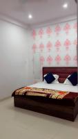 Shree Radhe Shyam Homestay - Walkable distance to Sri Kashi Vishwanath temple and Ganga Aarti - B&B