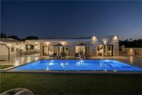 Villa Lux Solis - With 2 Pools - B&B Khoumérion