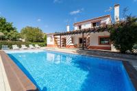 Villa Azure Family & Surf Escape - B&B