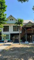 Baan Nara Homestay - Bed and Breakfast