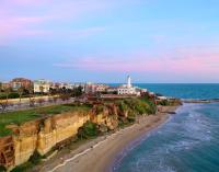 K-FOFO Apartment - Steps from Anzio Station, Beach & Town Center - Ferienwohnung