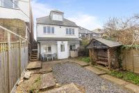 Family Beachfront Bliss Sleeps 10 - Bed and Breakfast