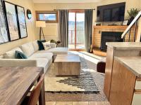 Lutsen Mtn Condo, Ski in Ski out, Pool, Hot Tub, Fitness - Chambres d’hôtes Lutsen