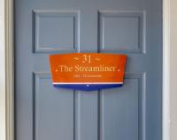 Folliday Inn - The Streamliner - Room 31 - B&B Folly Beach
