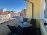 ED-große, moderne Wohnung in zentraler Lage, mit Balkon, Lift und Parkplatz - Ferienwohnung