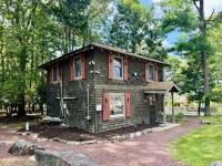 Cozy Cottage, Private Lake Access, Fires and Fun! - Chambres d’hôtes