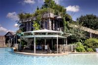 Impressive Tree House near the Guadalupe River in New Braunfels, Texas - B&B