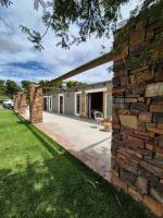 Shearers Cottage Unit A - Farm Stay - B&B
