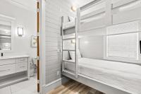 Coast Is Clear With Jetted Pool And Game Room - B&B Destin