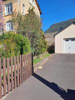 Appartement calme, lumineux, 4 personnes, parking - B&B Mende