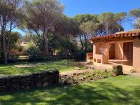 Beachfront Villa- pvt Garden-3B -2BT- WiFi - Ferienwohnung