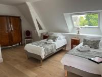 Doppel-/Zweibettzimmer mit Gartenblick