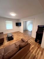 6 bedroom House Short Walk to Niagara Falls - B&B