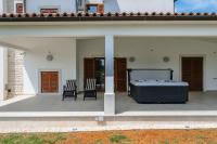 Holiday house Lera Rovinj, with football field, sauna, jacuzzi - Chambres d'hôtes Rovinj