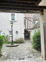 Le Royal Deluxe Fontainebleau Centre #Chateau #Insead - Bed and Breakfast