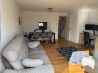 Modern 2 bedroom Terrace - Ferienwohnung