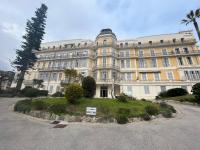 EXCEPTIONNEL !!! VENEZ SEJOURNER DANS LES 3 SUITES D'UN AUTHENTIQUE ANCIEN PALACE DE LA "BELLE EPOQUE" de 1874 !!! UNIQUE !!! - B&B Mentone