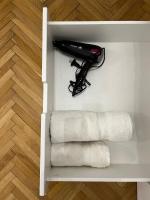 Large studio in city center with nice wooden floor - B&B Cluj-Napoca