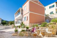 LOULASS VILLAGE APARTHOTEL - Bed and Breakfast Mesongí