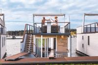 Hausboot Astrid - Floating House - B&B Pula