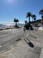 Centre Golfe Juan Plage et transports à pied, 5 min Cannes - B&B Vallauris