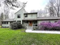 The Woodridge Retreat - Bed and Breakfast Goshen