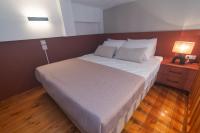 Studio Lit King-Size Deluxe