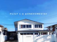 Miri Homie Homestay 1-Grd Flr 3 Rooms 12 Pax - B&B