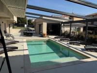 Villa Nello mit Pool & Whirlpool - B&B Rogovići