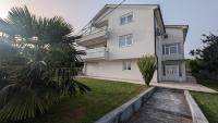 Stylish Apartment with Pool access - Chambres d'hôtes Oklaji