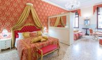 Deluxe Suite "Giacomo Casanova" with Campo Santo Stefano View