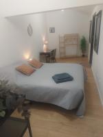 Chambre confortable et indépendante - Proche aéroport, Lyon et la Plaine de l'Ain - Ferienwohnung