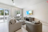 Resort-Style 4-Bed Loft Condo - Chambres d'hôtes Kissimmee