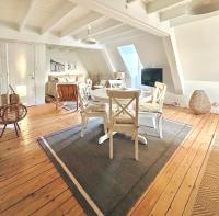 Charmant F2 Atypique Coutances centre - B&B Coutances